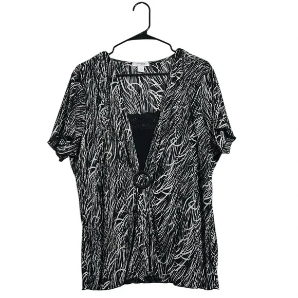 Dressbarn Top Black White Abstract Plisse Blouse Lace Trim Ring Detail Womens 2X