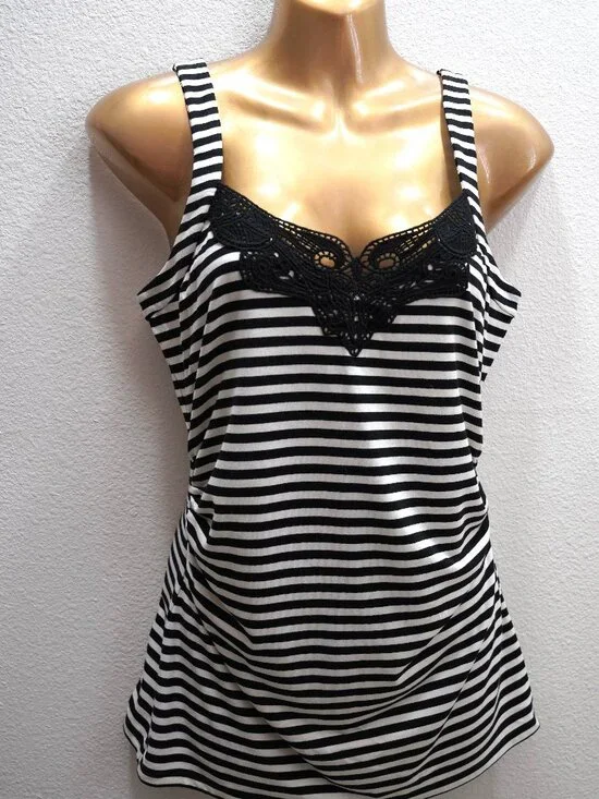 White House Black Market Black crocheted Accent Ruch Tank Top size S