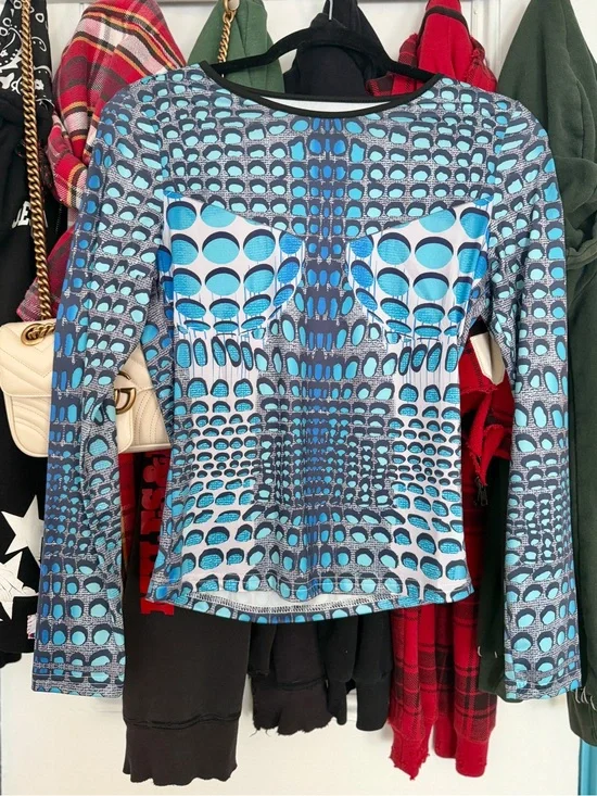 Trippy Blue Optical Illusion Print Top