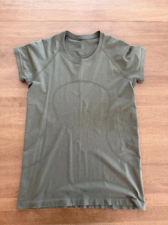 Lululemon Swiftly Tech Short-Sleeve Shirt 2.0 *Hip Length*