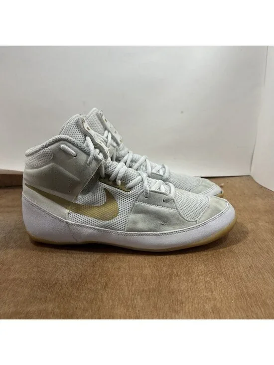 Nike Fury Shoes Mens Size 9 White Gold AO2416-170 Gum Sole