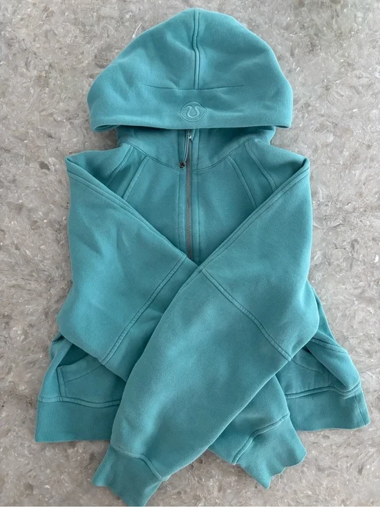 lululemon athletica teal Scuba cropped hoodie