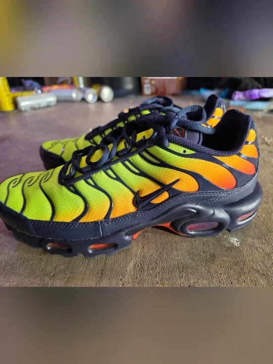 NIKE AIR MAX PLUS,  NIB