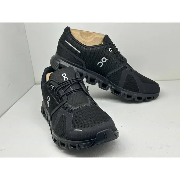 On Cloud 6 Wide Mens Running Shoes Black Black 3MG10431043 Size 9 Wide 2E