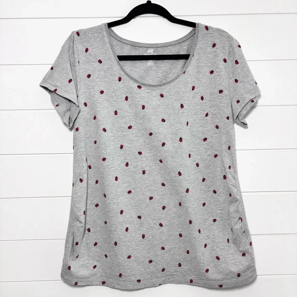 H&M maternity Cotton T-shirt gray with an adorable ladybug pattern Size‎ XL