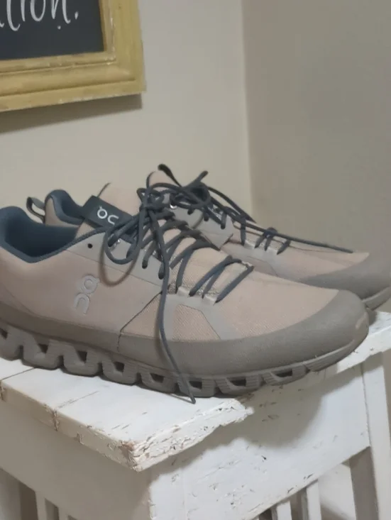 On Running Cloud Dips Men’s Athletic Shoe in Taupe and Charcoal