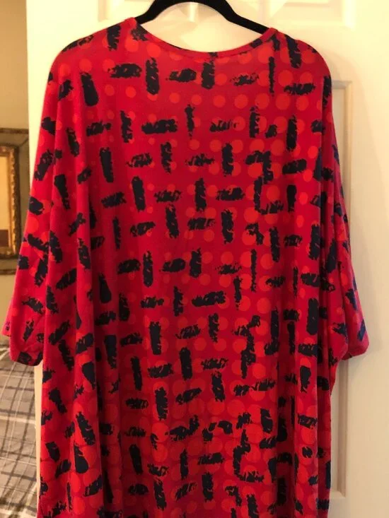 221 RED AND BLACK IRMA TUNIC 3X LULAROE