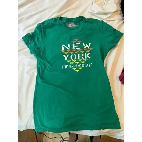 New York City women’s Tshirt size S