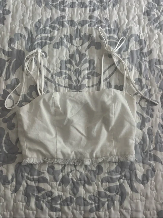 Vestique Blue Blush White Tie-Shoulder Fringe Crop Top