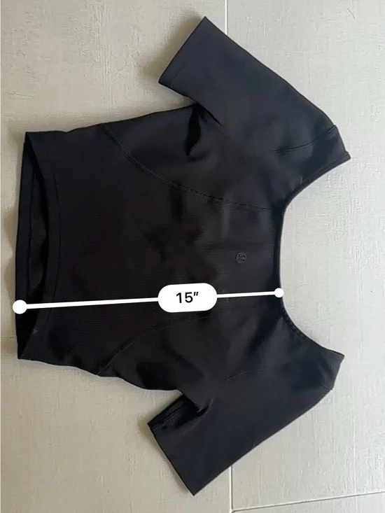 lululemon athletica 2 Black Align T-Shirt - Cropped Fit