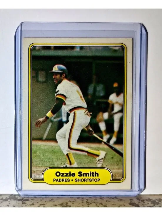 Ozzie Smith 1982 Fleer MLB #582 Baseball Card San Diego Padres