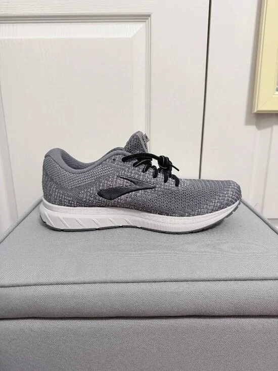 Grey Men Brooks Tennis Shoes