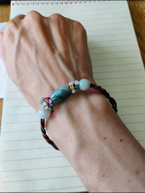 Adjustable Jade Bead Bracelet