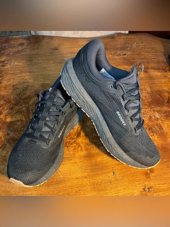 Brooks Black Mesh Running Sneakers Cushioned Mesh Upper
