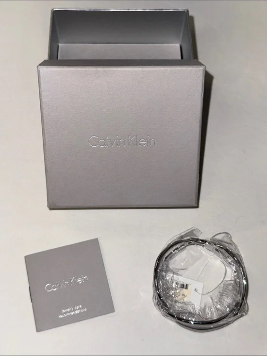 NWT Calvin Klein Silver Tone Bangle Bracelet w/ Box Sealed MSRP $165 CAD