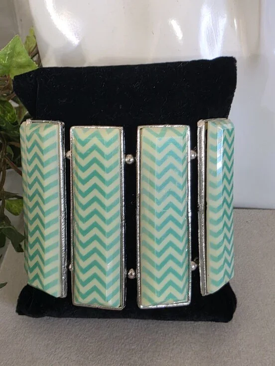 Chic Mint Green Chevron Silver Tone Stretch Statement Cuff Bracelet
