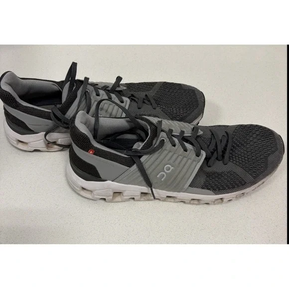On Cloud Men's Sneakers Size 10