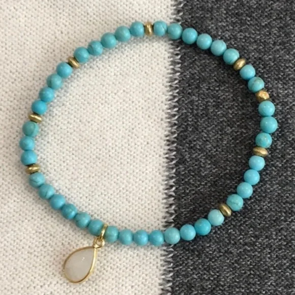 ⛱️🔥Aqua & Gold Stretch Beaded Bracelet with Charm - OS