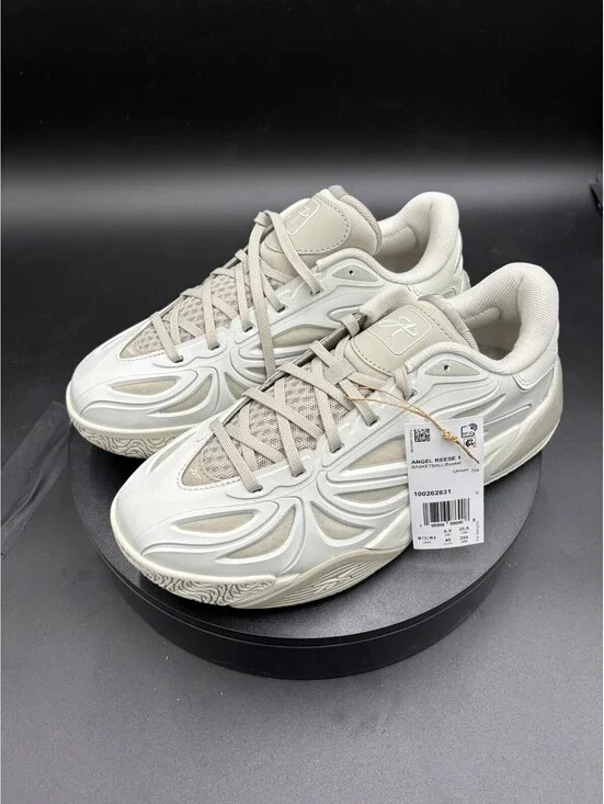 Reebok Angel Reese 1 Grey M7.5 / W9 – New in Beige and Cream