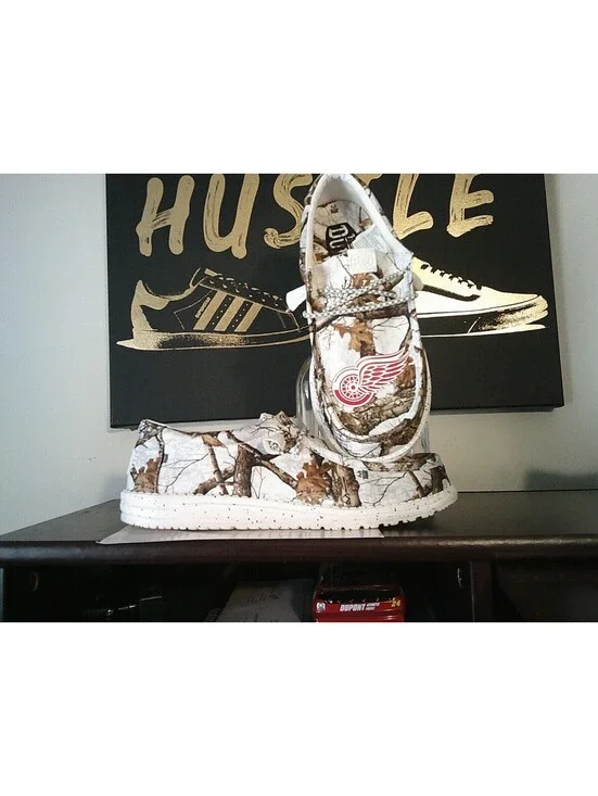 Hey Dudes Shoes Mens Size  11 Realtree Detroit Red Wings