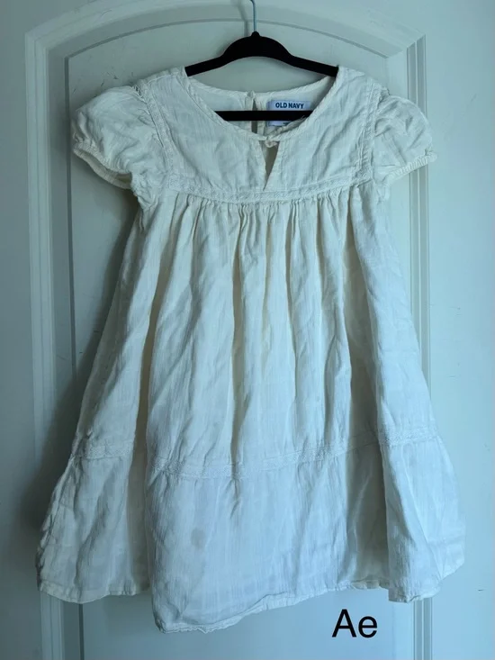 Old Navy Cream toddler girl Cotton Puff-Sleeve Girls Dress boho 5T neutral