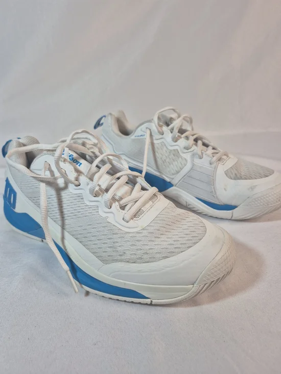 Wilson Rush Pro 4.5 Men’s Shoes – Wilson White and Blue Low-Top Tennis Sneakers