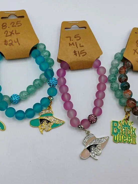 Detash - 5 piece beaded bracelets with Black women charms