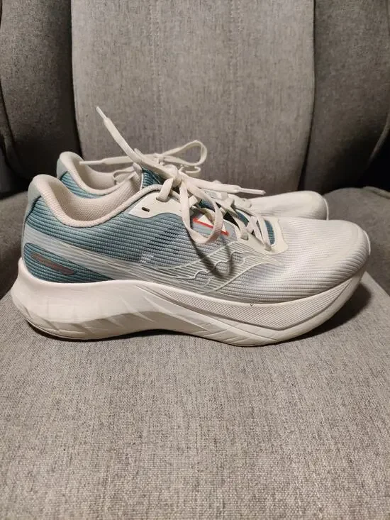 Size 10 - Saucony Tide 2 Teal Fade