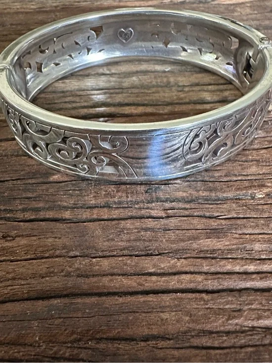 Brighton ❤️ Mingle Hinged Bangle MSRP $68