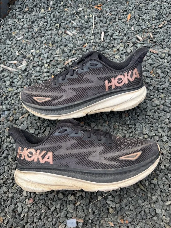 Hoka Clifton 9 Black/Rose Gold Size 10.5W 9M