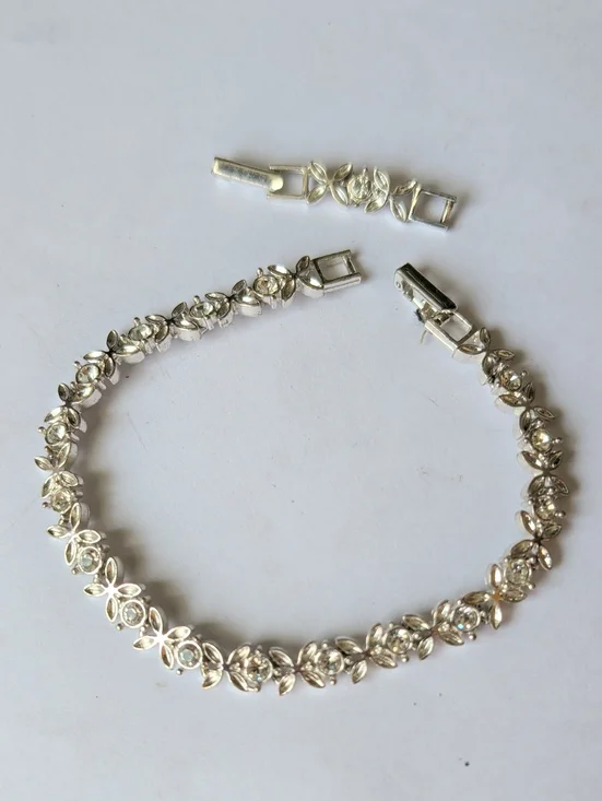 Avon Silver Tone Floral Rhinestone Bracelet with Extension Link