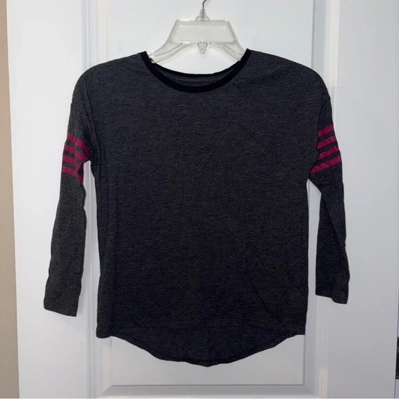 Girl’s Old Navy Charcoal and Magenta Long Sleeve Tee Size: M