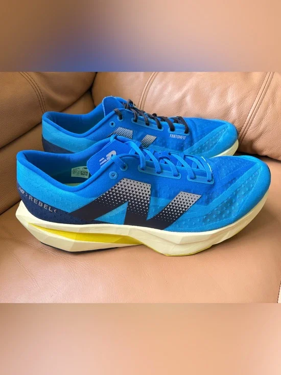 New Balance Fuelcell Rebel V4