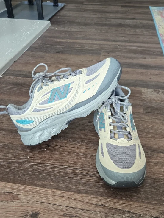 New Balance Men’s 410 v9 Gray, Cream and Teal Running Sneakers