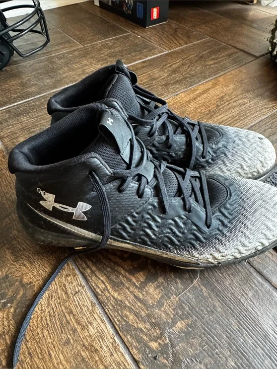 Under Armour Black Football Cleats