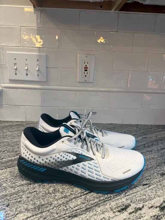 Men’s Brooks Adrenaline 21 Size 12