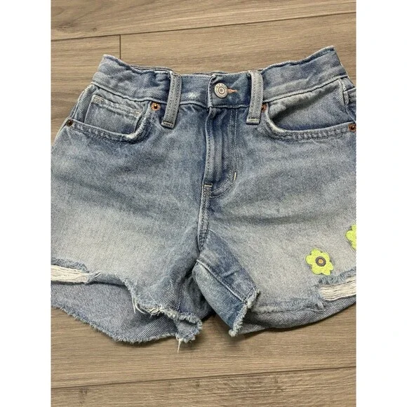 Old Navy Girls Embroidered Shorts Size 8