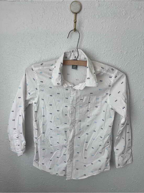 Old Navy boys White Button-Down Shirt with Mini polar bears Print