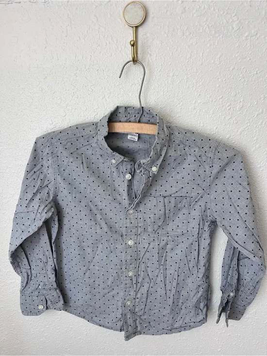 boys Light Gray Dot-Pattern Button-Up Shirt