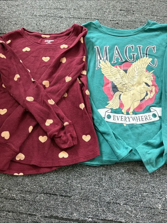 Kids Burgundy Heart Thermal Top & Teal 'Magic Everywhere' Graphic Tee (Pair)