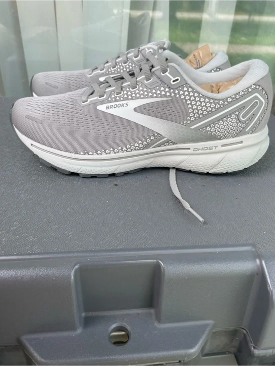 Brooks Ghost 14 mens size 10.5