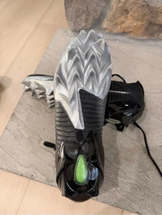 Under Armour Black Silver Green Men's Athletic Cleats