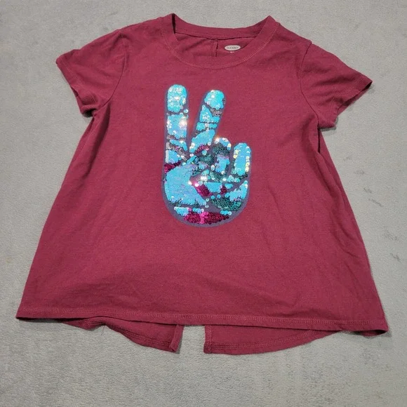 Old Navy T-Shirt Girls M 8 Wine Burgundy Peace Sign Flippy Sequin Split Back Tee