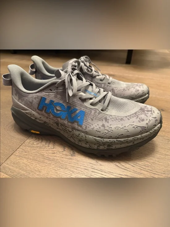 Hoka Men’s Speedgoat 6 Gray Trail Shoe NWOT