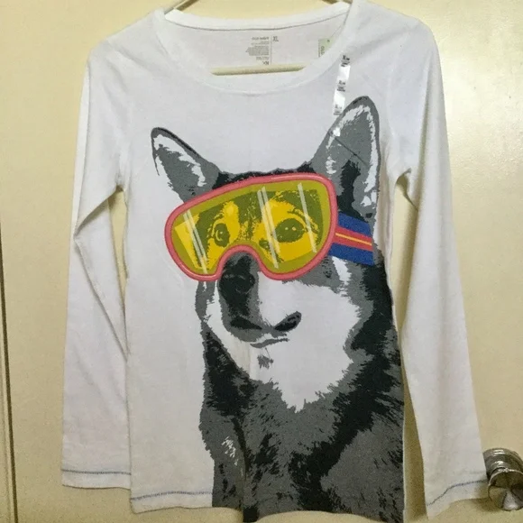 Girl's graphic tee