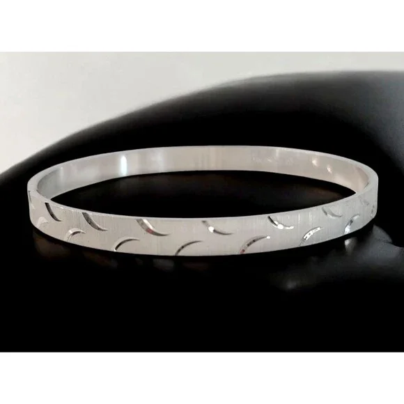 Vintage Signed Trifari Brushed Silver Tone Bangle Bracelet