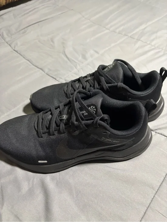 Nike Downshifter 12 All-Black Lightweight Running shoes