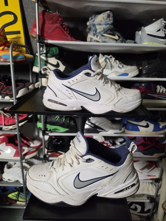 🔥 Nike Air Monarch Men's Size 11 White and Navy Air Athletic Sneakers