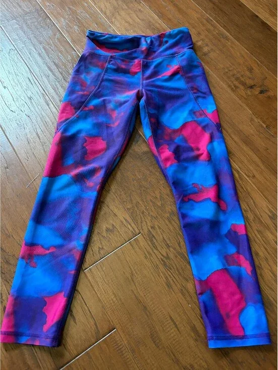 Old Navy Girl's High Rise Leggings in Blue and Pink Camouflage Print, Size M