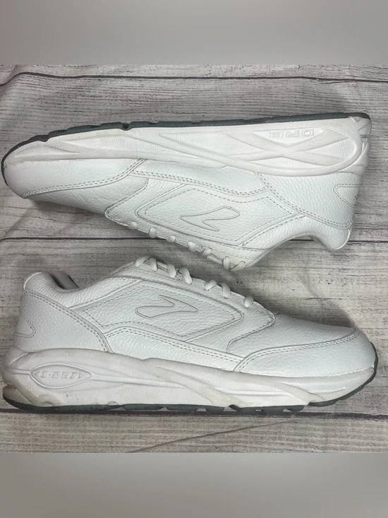 Brooks Men’s 12D White Leather Addiction Walker Walking Shoes